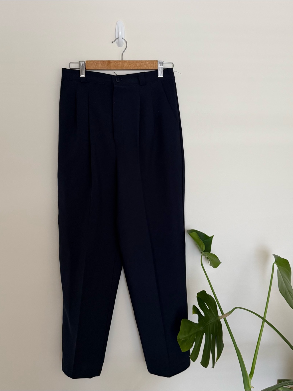 Briggs New York Navy Pleated Dress Pants
